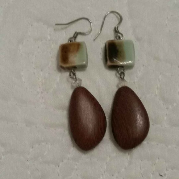 wood and glass earrings - Picture 3 of 7